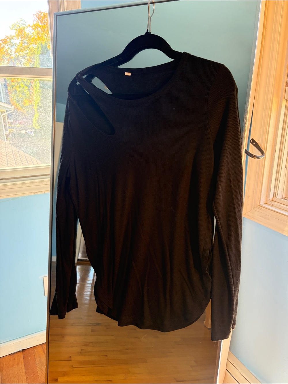 ALO Yoga Black Long Sleeve Cutout Shoulder Top